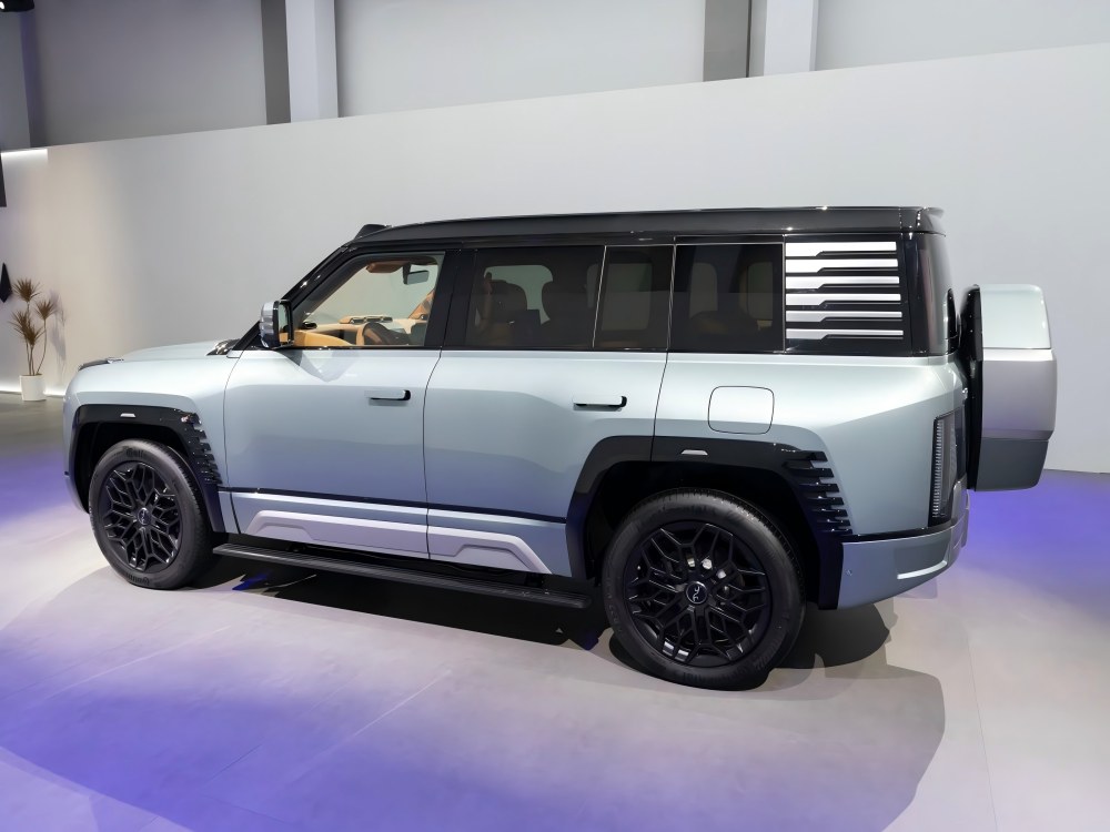 Yangwang U8