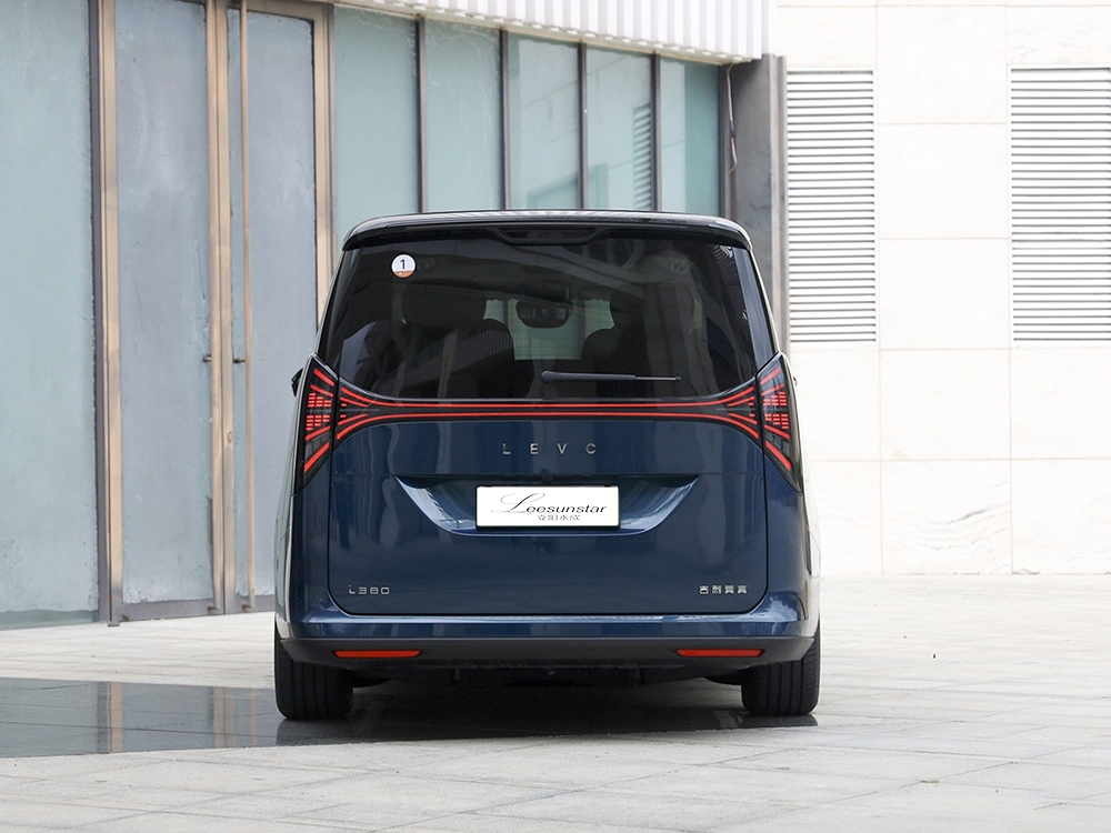 Geely LEVC L380
