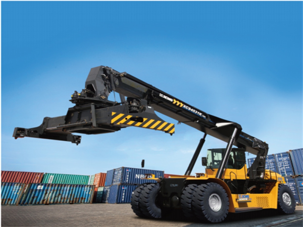 Container reach stacker