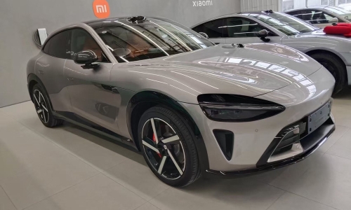 XIAOMI YU7 stock car